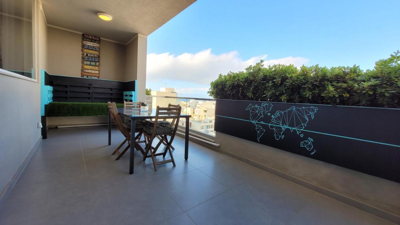 Stylish - Modern - Large Terrace - 2 Bed - 200 M From Sea - Fully Air Con Apartamento St. Paul's Bay Exterior foto